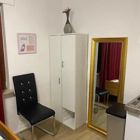 Apartment Mit Doppelbett In Bonn